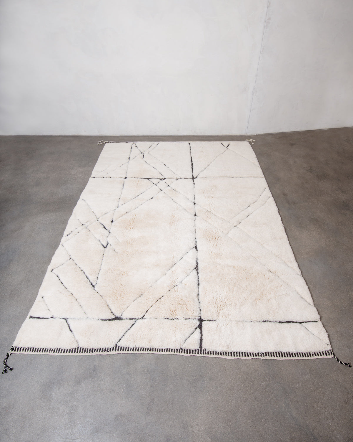 Modern, designer, handcrafted 100% sheep’s wool Berber rug from Morocco. Beni M’rirt carpet with beautiful colours and patterns and fluffy wool texture.